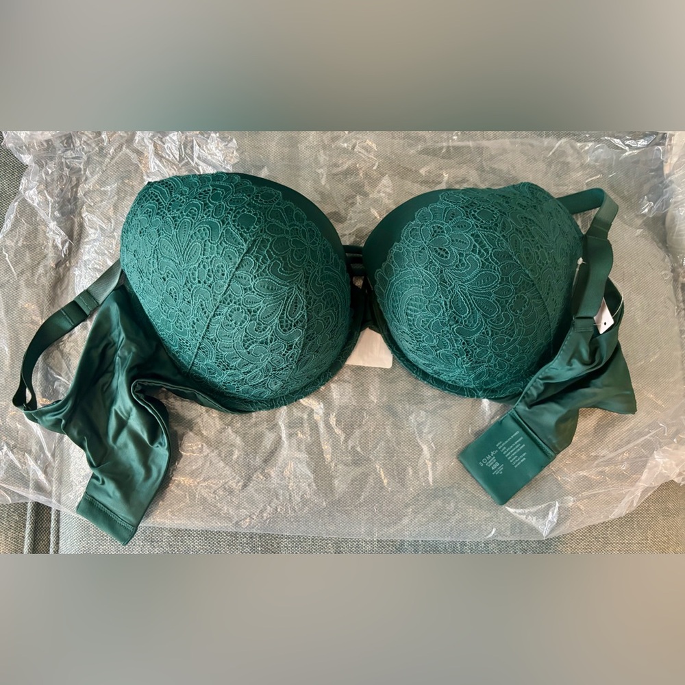 NWT SOMA 40G Stunning dark forest Lace push up Bra